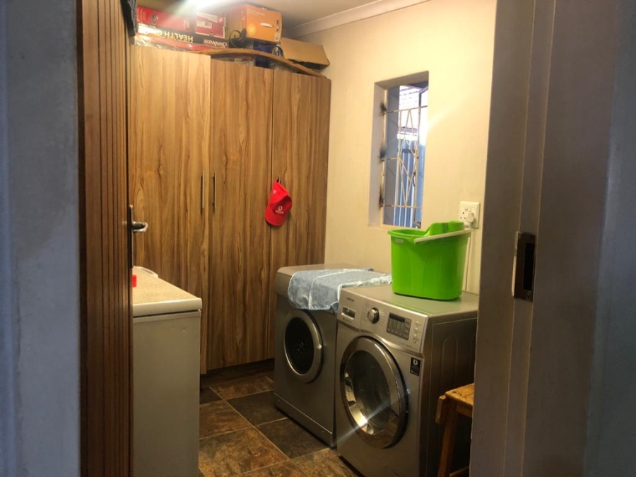 To Let 3 Bedroom Property for Rent in Waverley Gauteng