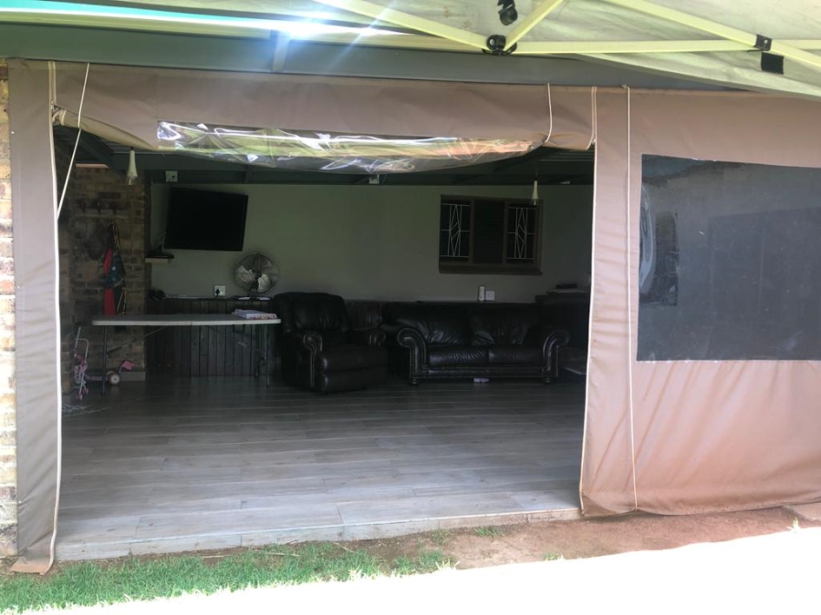 To Let 3 Bedroom Property for Rent in Waverley Gauteng