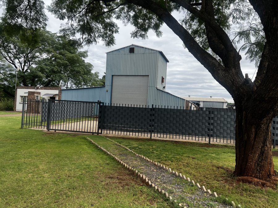 4 Bedroom Property for Sale in Kameeldrift East Gauteng