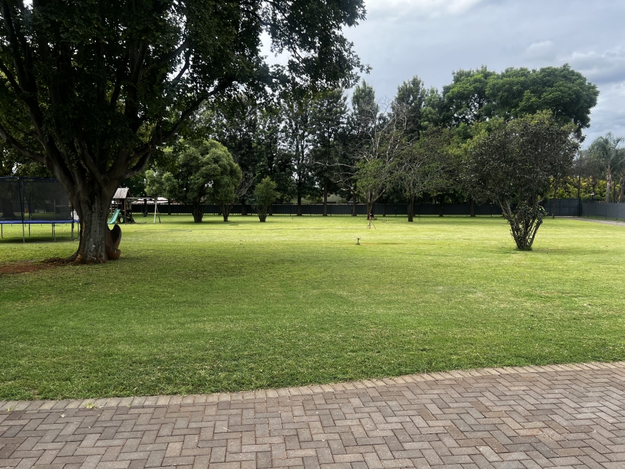 4 Bedroom Property for Sale in Kameeldrift East Gauteng