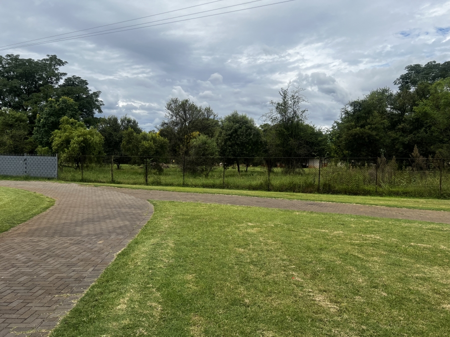 4 Bedroom Property for Sale in Kameeldrift East Gauteng