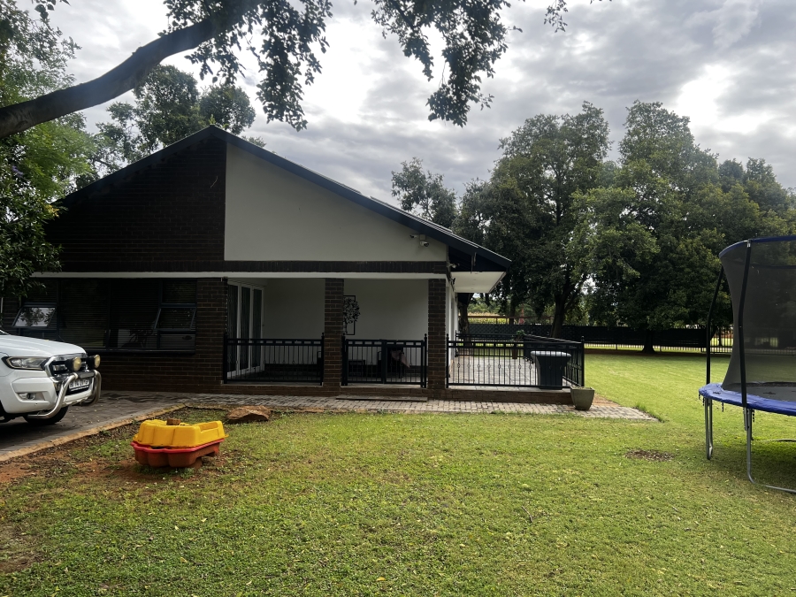 4 Bedroom Property for Sale in Kameeldrift East Gauteng