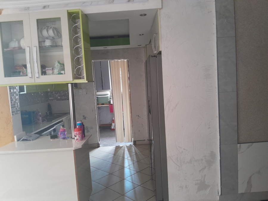 3 Bedroom Property for Sale in Glenway Estate Gauteng