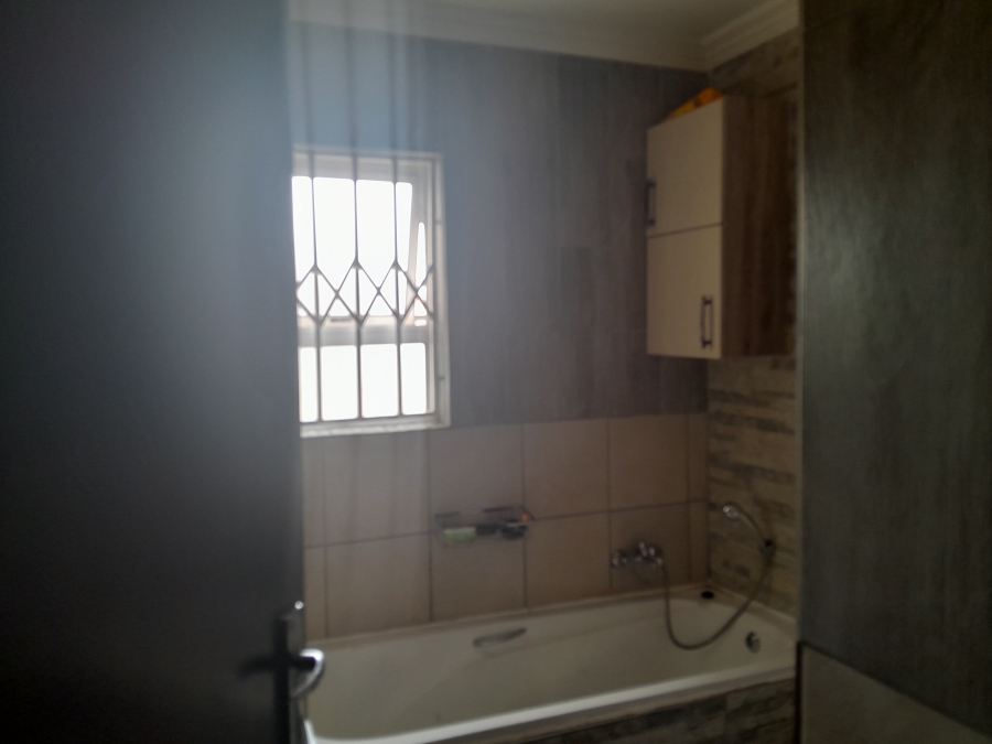 3 Bedroom Property for Sale in Glenway Estate Gauteng