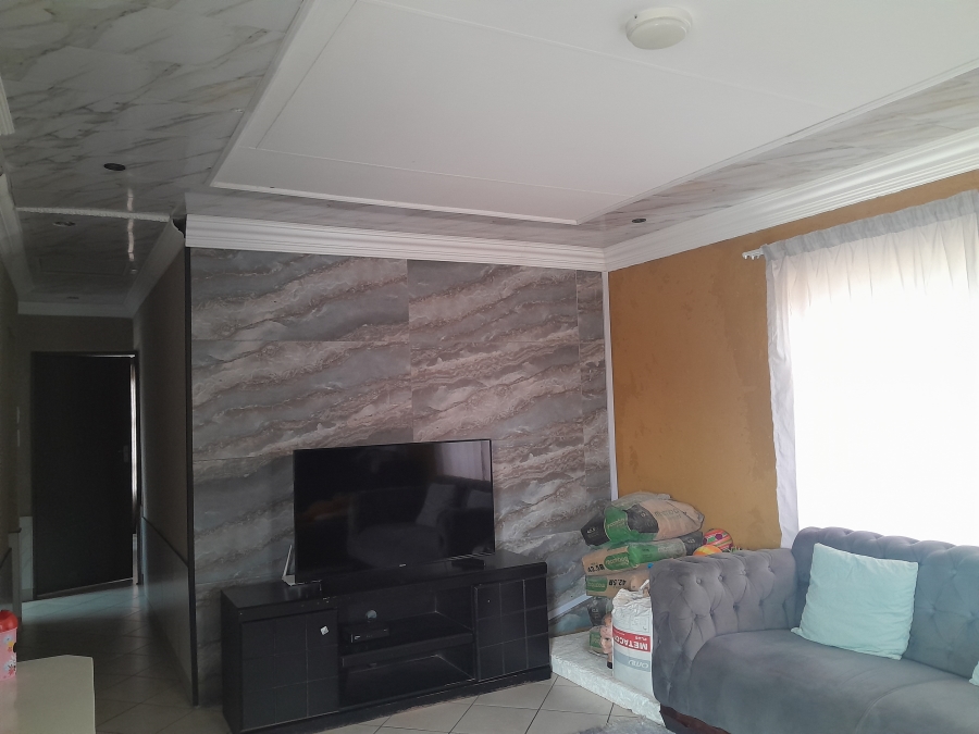 3 Bedroom Property for Sale in Glenway Estate Gauteng