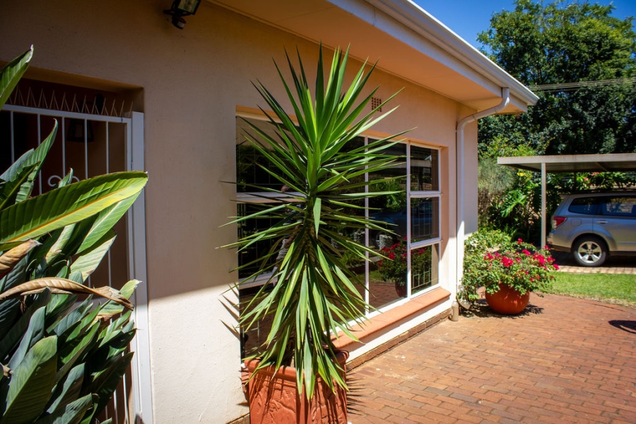 5 Bedroom Property for Sale in Wierda Park Gauteng