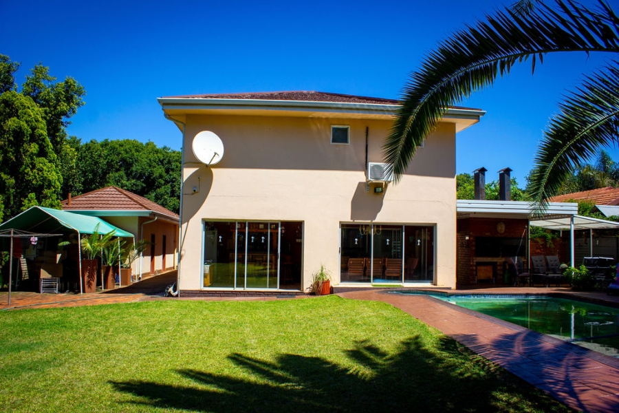 5 Bedroom Property for Sale in Wierda Park Gauteng