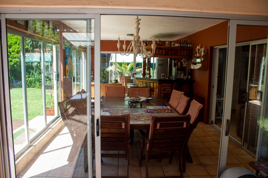 5 Bedroom Property for Sale in Wierda Park Gauteng