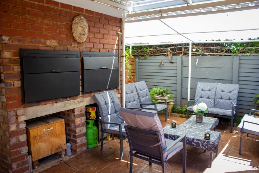 5 Bedroom Property for Sale in Wierda Park Gauteng