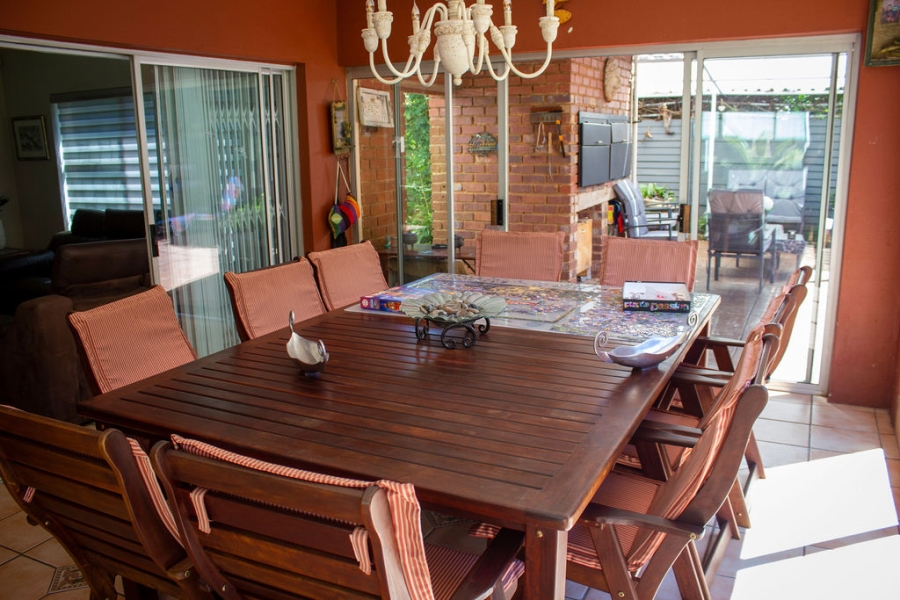 5 Bedroom Property for Sale in Wierda Park Gauteng