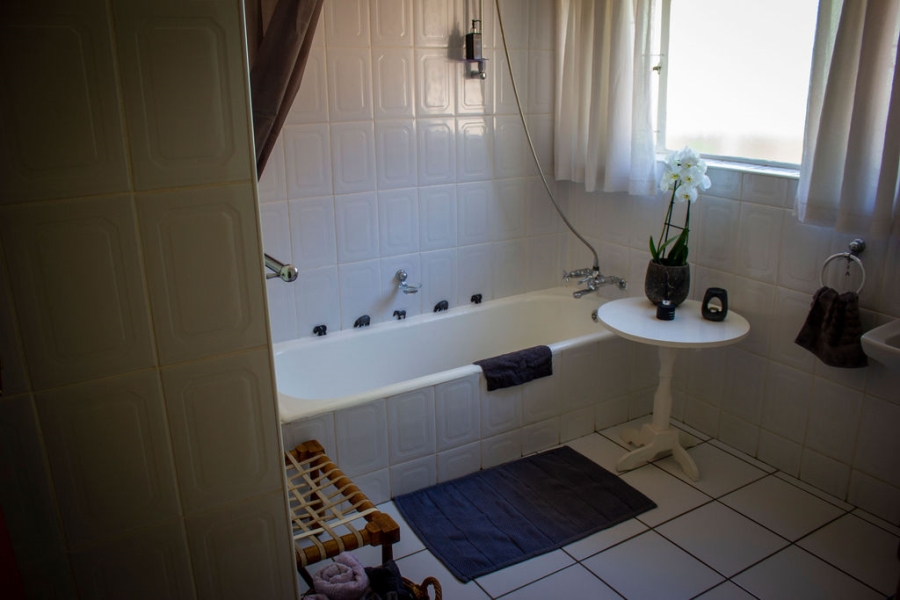 5 Bedroom Property for Sale in Wierda Park Gauteng