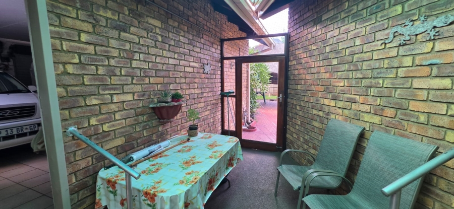 2 Bedroom Property for Sale in Vanderbijlpark SE Gauteng