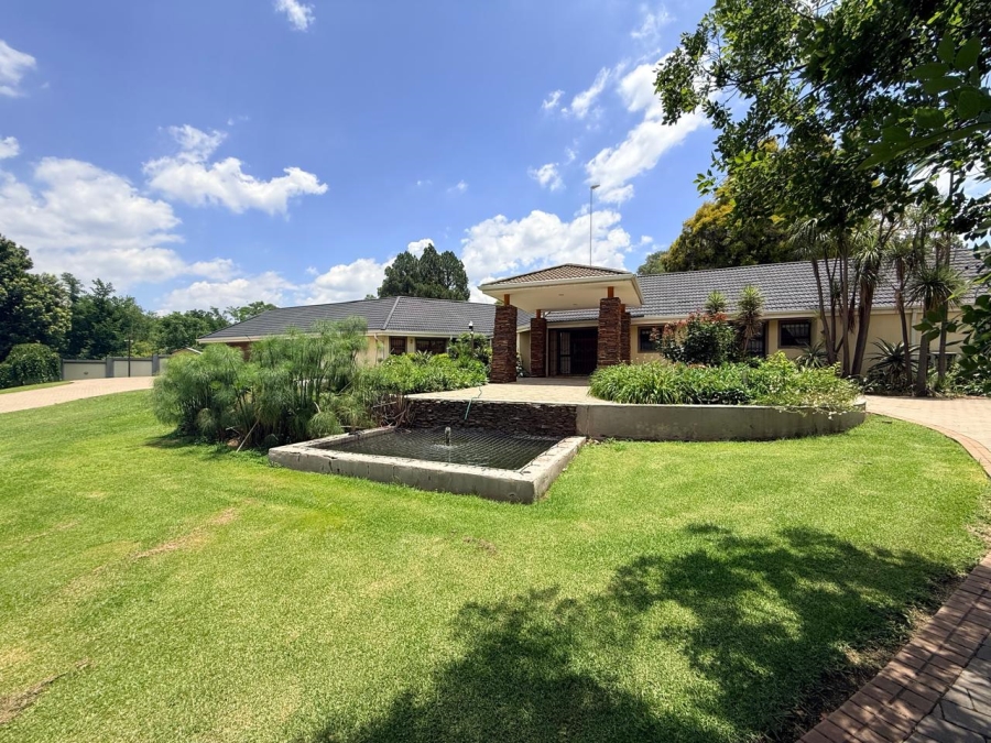 4 Bedroom Property for Sale in Three Rivers Proper Gauteng