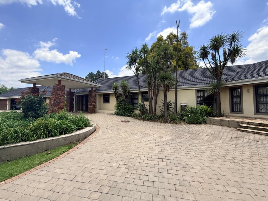 4 Bedroom Property for Sale in Three Rivers Proper Gauteng