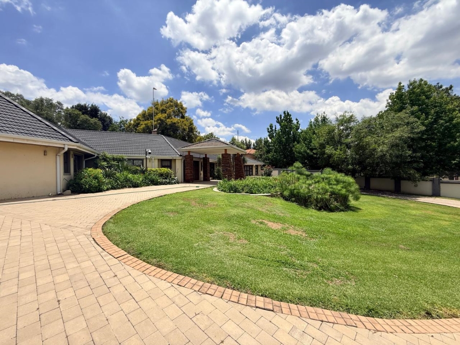 4 Bedroom Property for Sale in Three Rivers Proper Gauteng