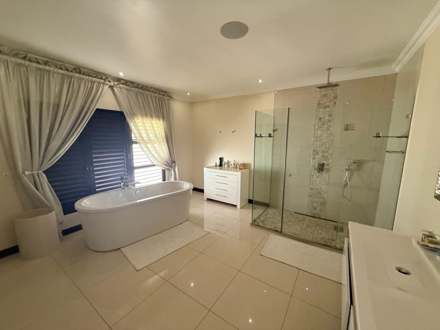 4 Bedroom Property for Sale in Three Rivers Proper Gauteng