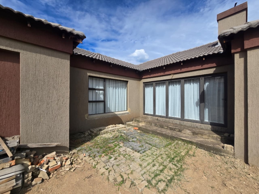 4 Bedroom Property for Sale in Three Rivers East Gauteng
