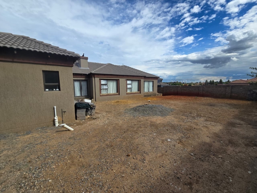 4 Bedroom Property for Sale in Three Rivers East Gauteng