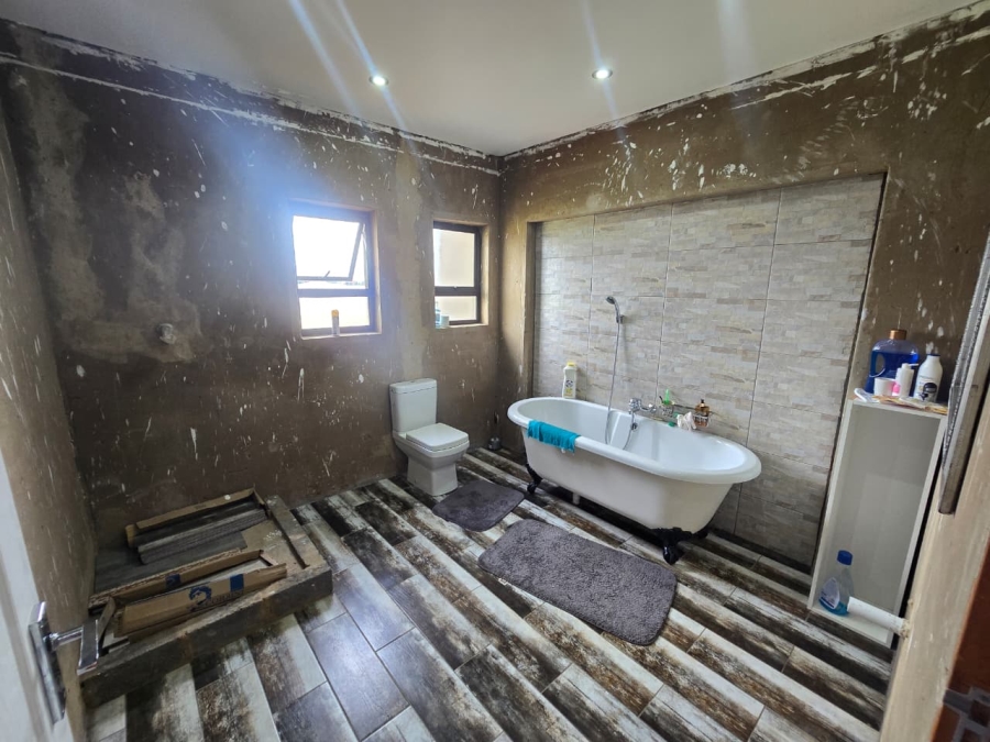 4 Bedroom Property for Sale in Three Rivers East Gauteng