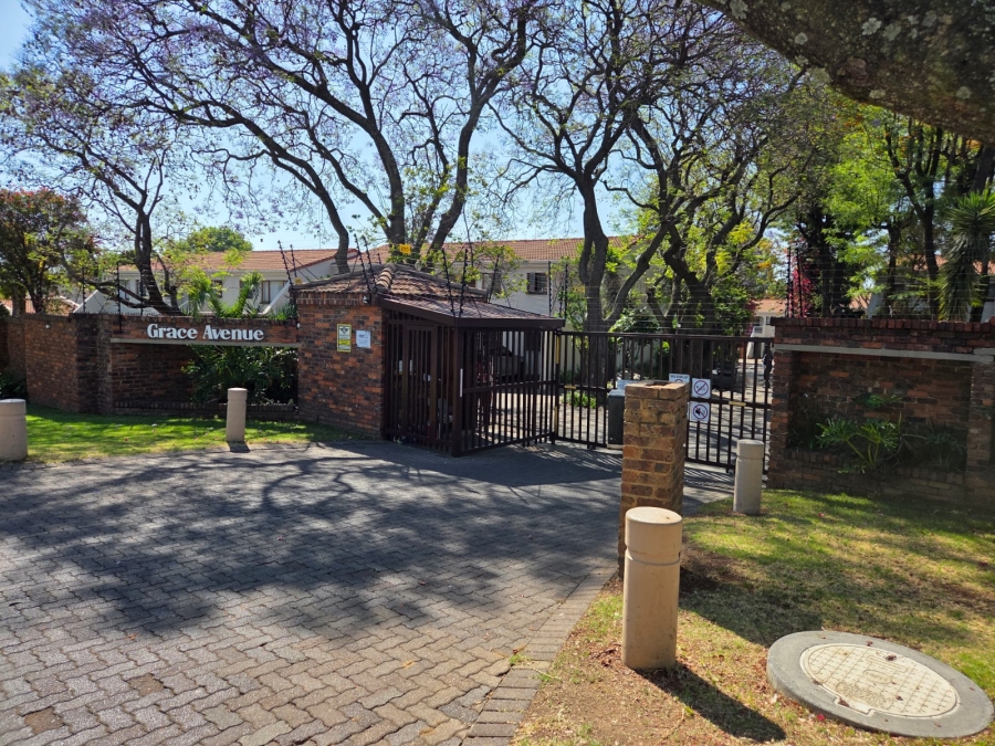 2 Bedroom Property for Sale in Sunninghill Gauteng