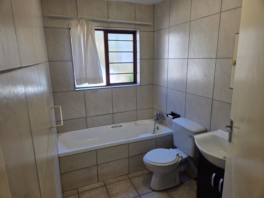 2 Bedroom Property for Sale in Sunninghill Gauteng