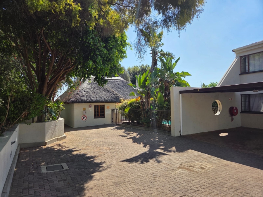 2 Bedroom Property for Sale in Sunninghill Gauteng