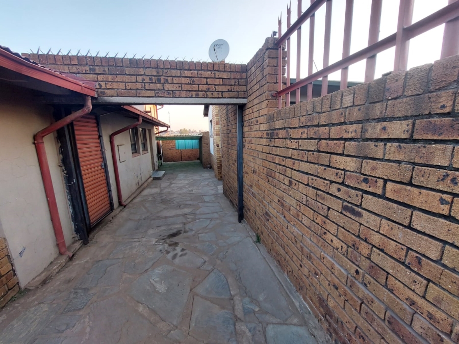 4 Bedroom Property for Sale in Shalimar Ridge Gauteng