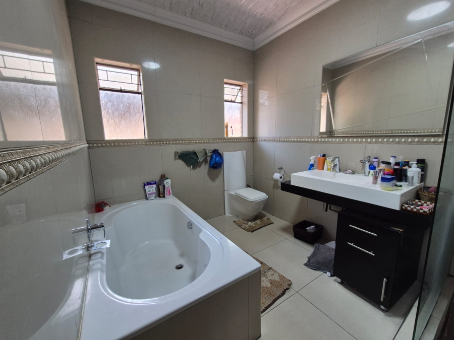 3 Bedroom Property for Sale in Vanderbijlpark Sw 2 Gauteng