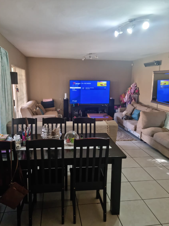 To Let 3 Bedroom Property for Rent in Wilgeheuwel Gauteng