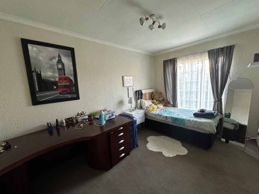 3 Bedroom Property for Sale in Wilgeheuwel Gauteng