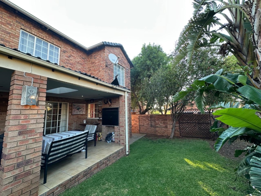 3 Bedroom Property for Sale in Wilgeheuwel Gauteng