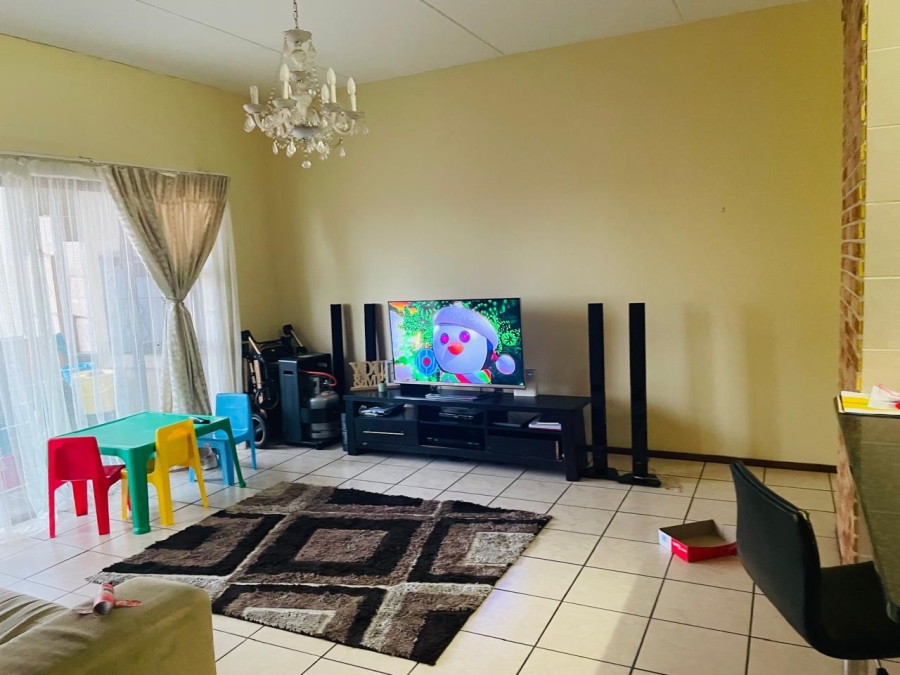 2 Bedroom Property for Sale in Lonehill Gauteng
