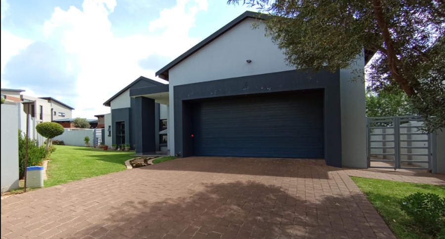 4 Bedroom Property for Sale in Copperleaf Estate Gauteng