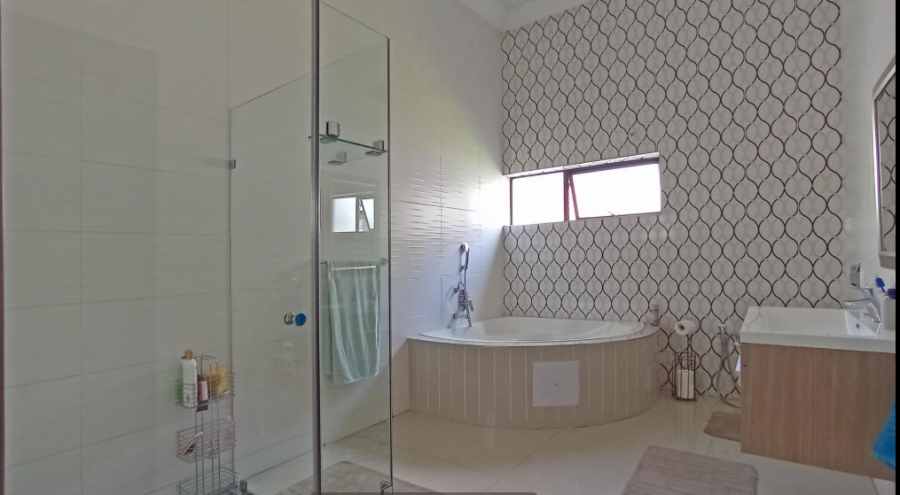 4 Bedroom Property for Sale in Copperleaf Estate Gauteng