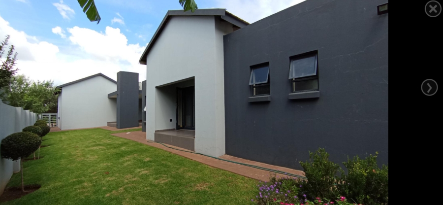 4 Bedroom Property for Sale in Copperleaf Estate Gauteng