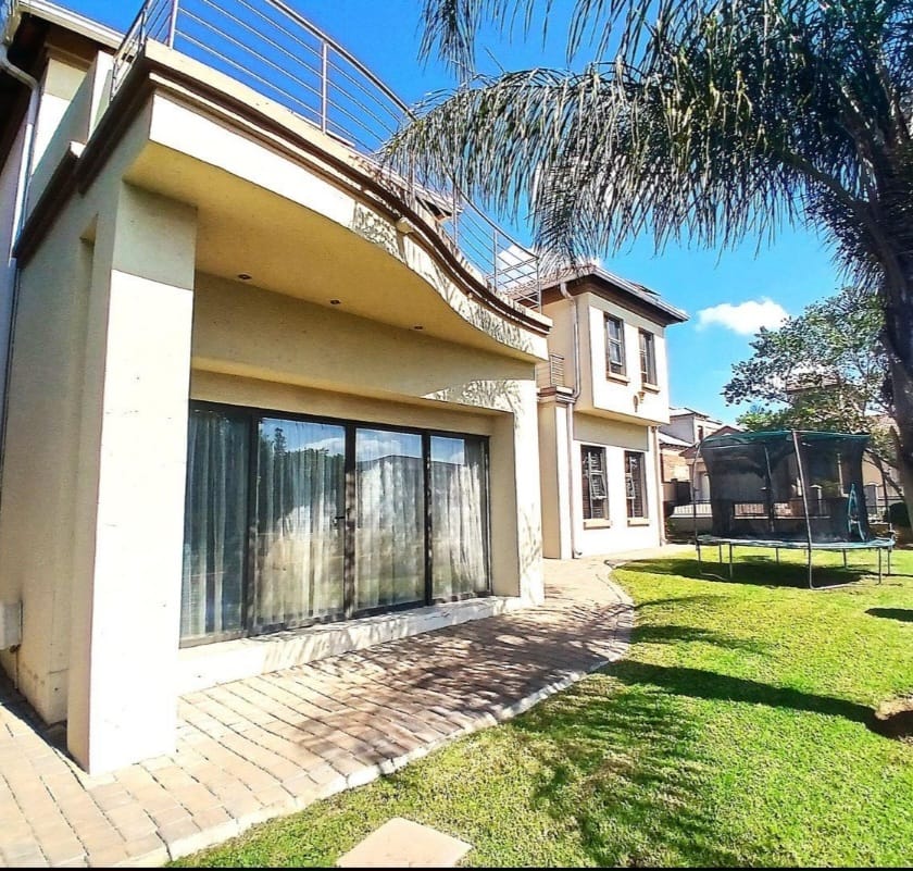 4 Bedroom Property for Sale in Blue Valley Golf Estate Gauteng