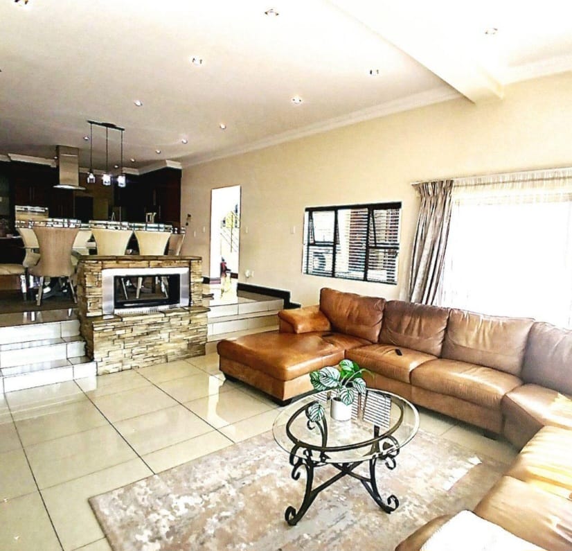 4 Bedroom Property for Sale in Blue Valley Golf Estate Gauteng