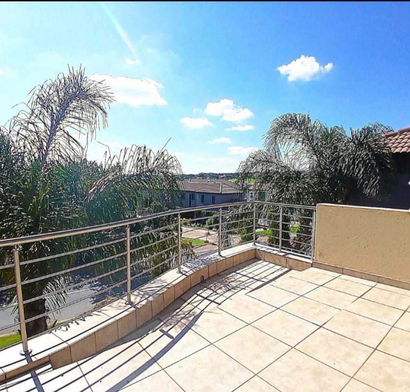 4 Bedroom Property for Sale in Blue Valley Golf Estate Gauteng