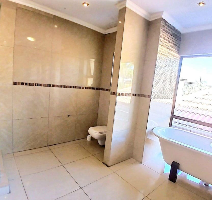 4 Bedroom Property for Sale in Blue Valley Golf Estate Gauteng