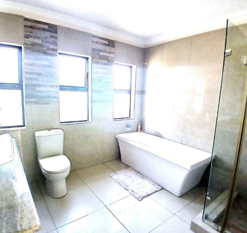 4 Bedroom Property for Sale in Blue Valley Golf Estate Gauteng