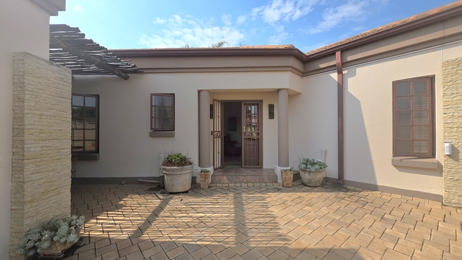 7 Bedroom Property for Sale in Raslouw A H Gauteng