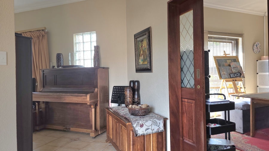 7 Bedroom Property for Sale in Raslouw A H Gauteng