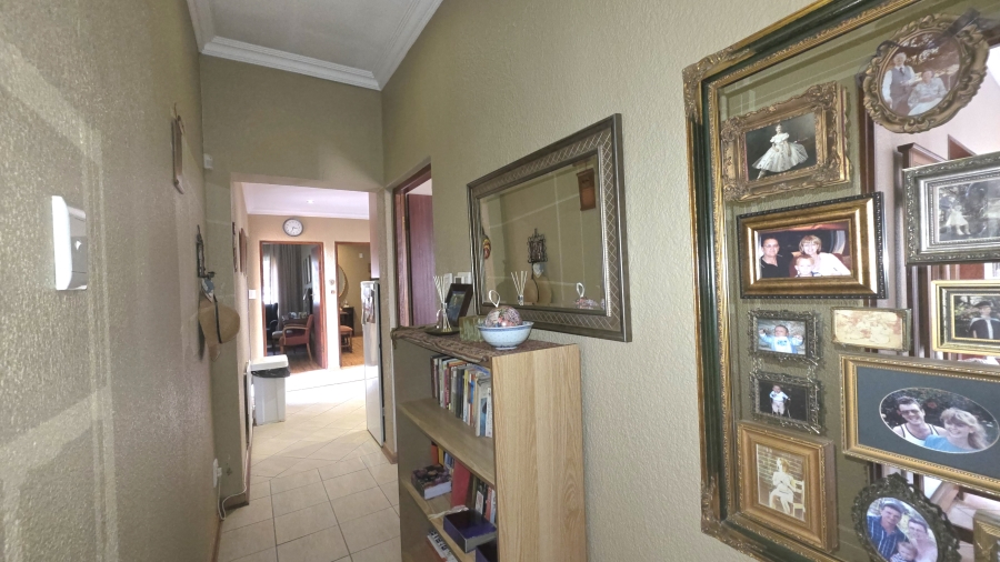 7 Bedroom Property for Sale in Raslouw A H Gauteng