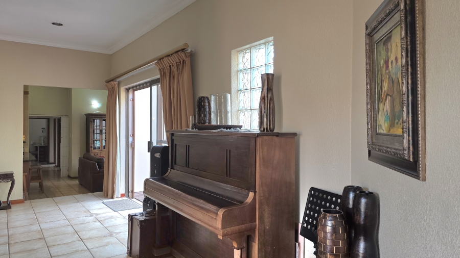 7 Bedroom Property for Sale in Raslouw A H Gauteng