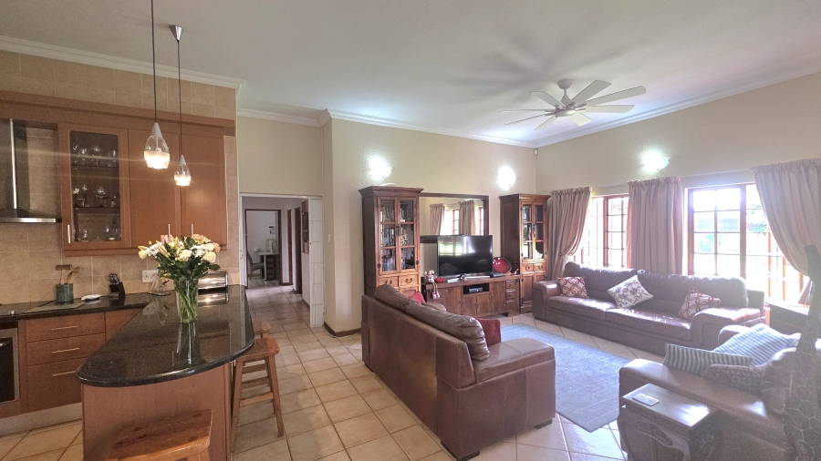7 Bedroom Property for Sale in Raslouw A H Gauteng