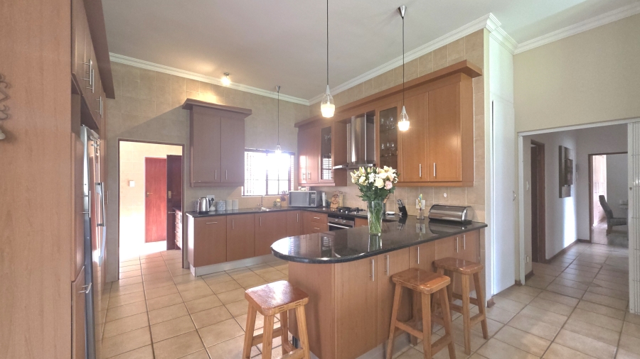 7 Bedroom Property for Sale in Raslouw A H Gauteng