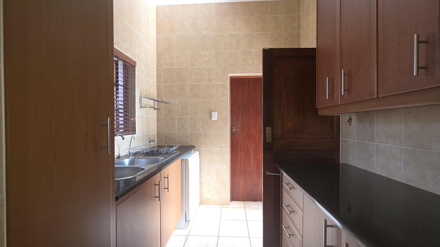 7 Bedroom Property for Sale in Raslouw A H Gauteng