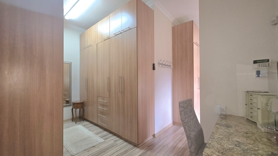 7 Bedroom Property for Sale in Raslouw A H Gauteng