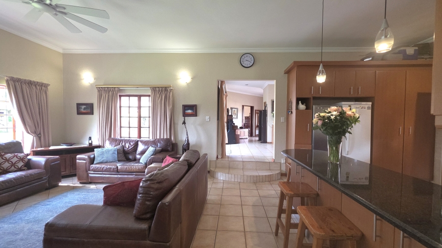 7 Bedroom Property for Sale in Raslouw A H Gauteng