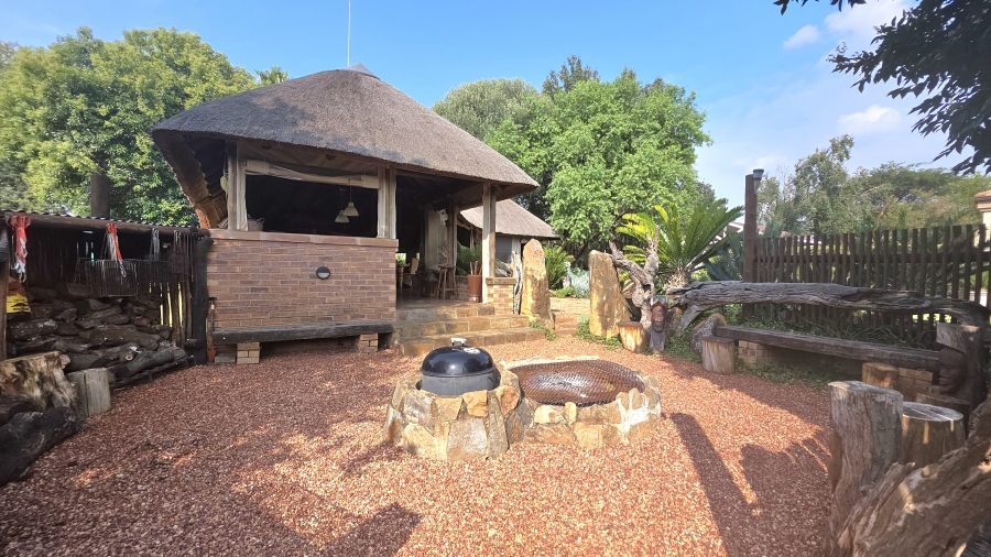 7 Bedroom Property for Sale in Raslouw A H Gauteng